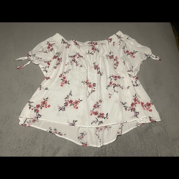 Pennington’s In Every Story white floral off shoulder blouse size 2X. - Picture 3 of 6